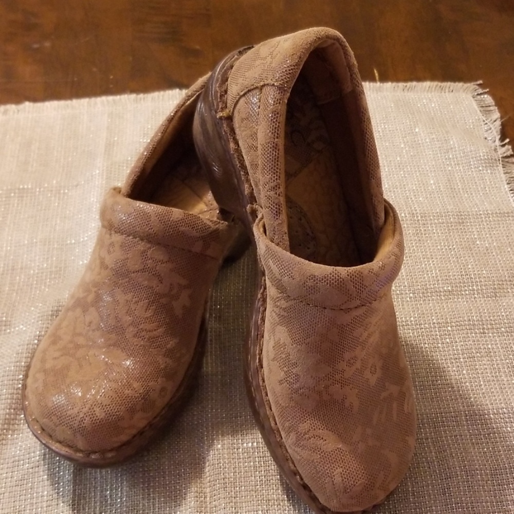 Boc Peggy Tooled Leather Clogs *NWOB*